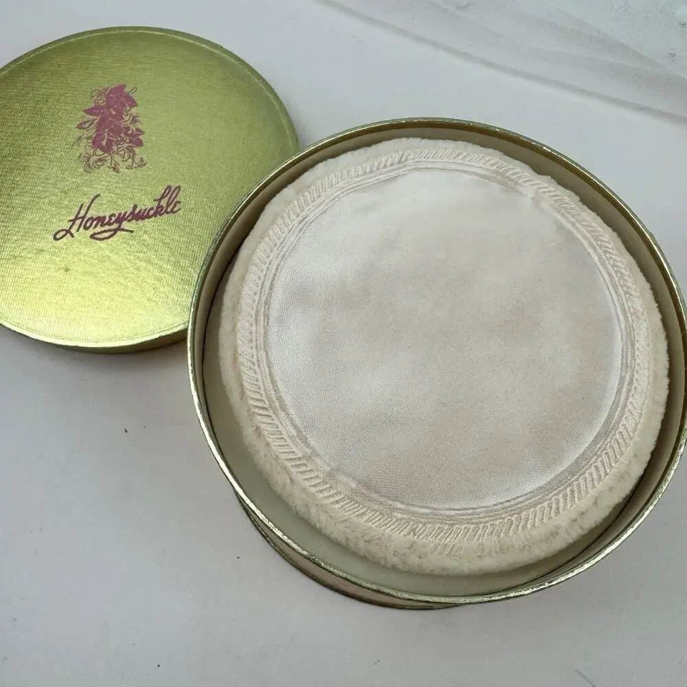 Old 97 Company FL Tammy Cosmetics Perfumed Bath Powder Honeysuckle 6 oz NEW RARE